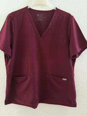 Figs Technical collection Scrub Top Uniform in Burgundy Extra Extra Large